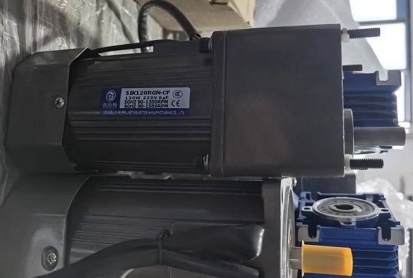 真空封蓋機(jī)減速電機(jī)120W.jpg