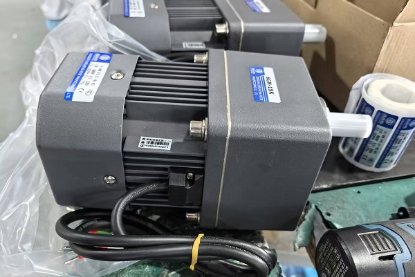 200W永磁同步電機(jī).jpg