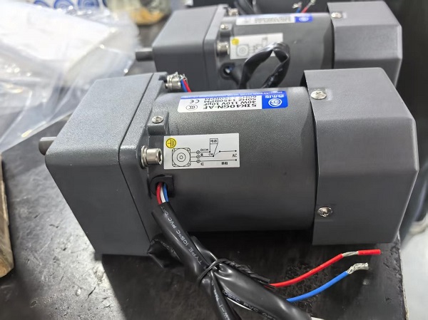 罐頭封口機(jī)減速電機(jī).jpg