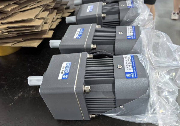 中大型碎紙機(jī)減速電機(jī).jpg