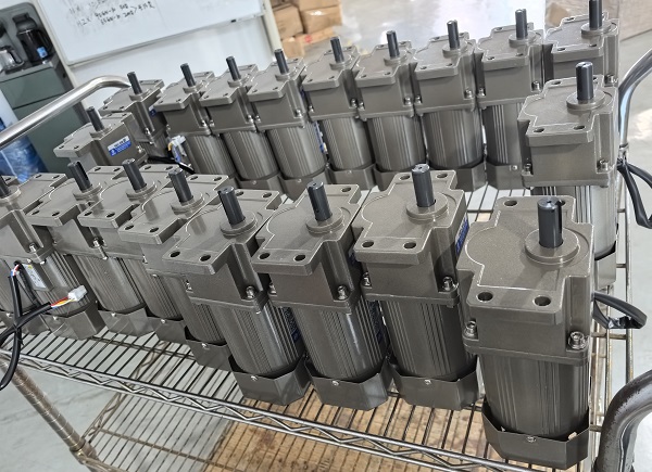 U型輸送機電機減速機,5IK180RGU-CF微型減速電機.jpg U型輸送機電機減速機,5IK180RGU-CF微型減速電機.jpg